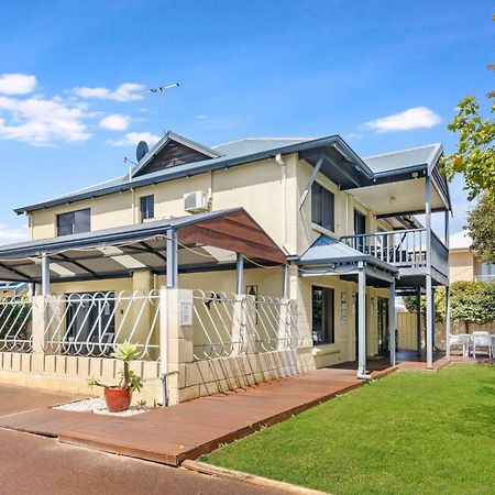 Observatory Guesthouse - Adults Only Басселтон Экстерьер фото