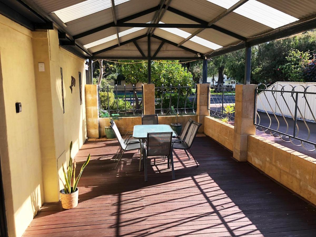 Observatory Guesthouse - Adults Only Басселтон Экстерьер фото