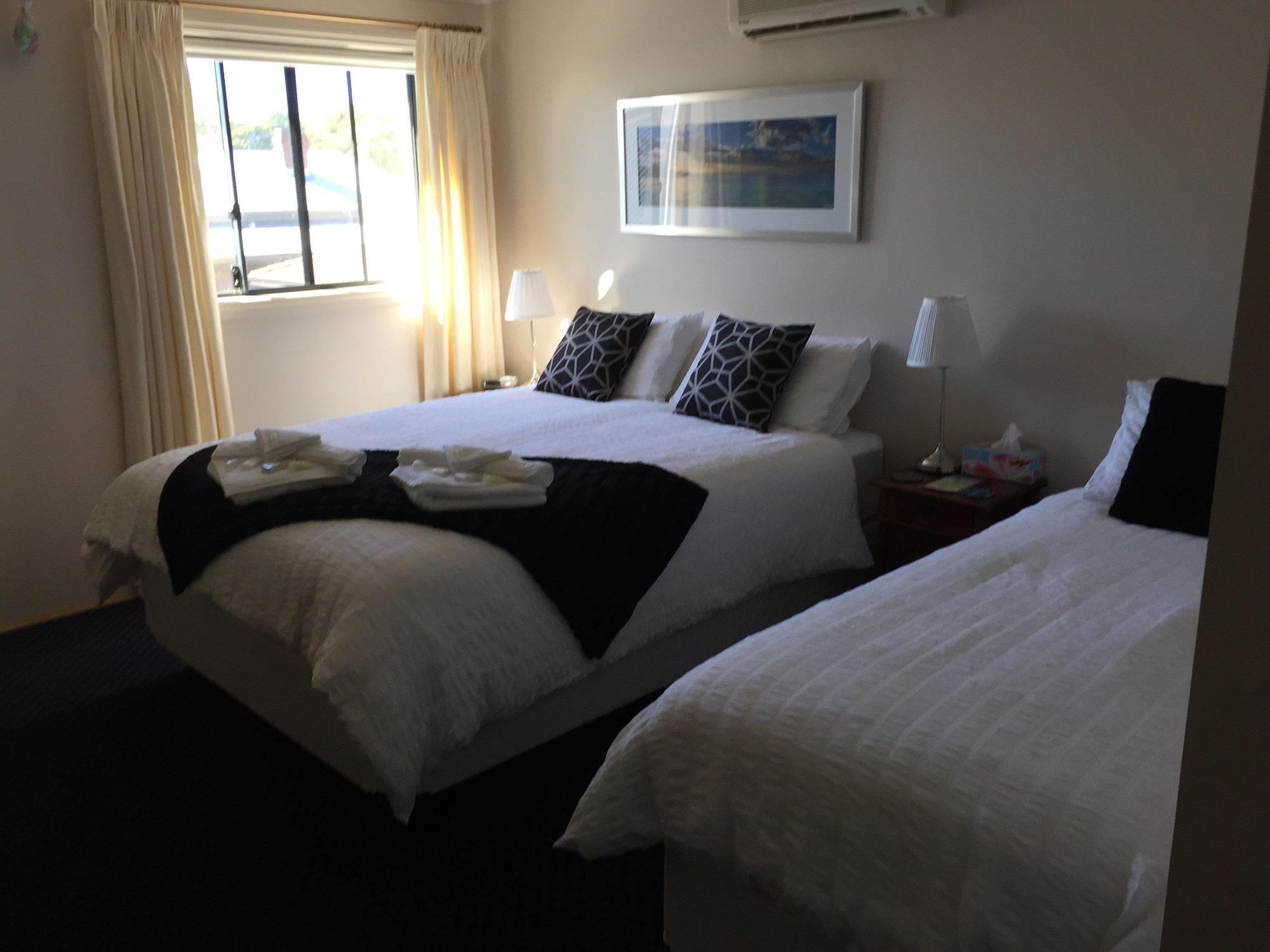 Observatory Guesthouse - Adults Only Басселтон Экстерьер фото